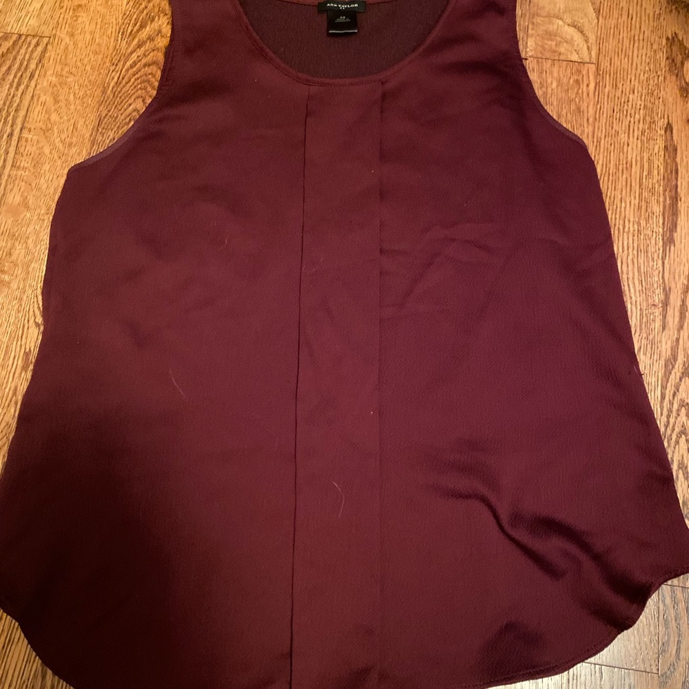 Maroon tanktop